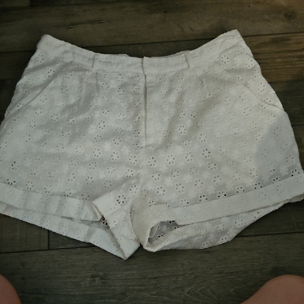 Ladakh White Eyelet Shorts. New With Tags Size M.